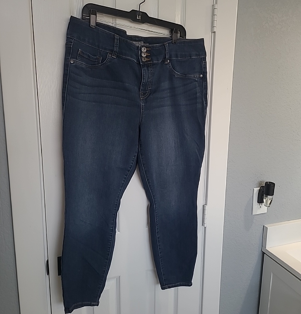 TORRID Classic Women's Dark Blue Stretch Jeans